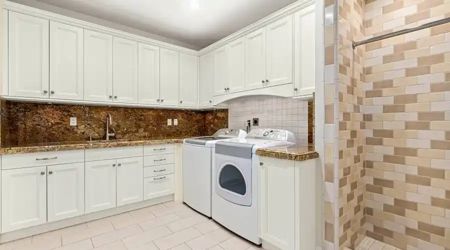 1626 Derringer Lane, Diamond Bar, California 91765, United States, 8 Bedrooms Bedrooms, ,10 BathroomsBathrooms,Residential,For Sale,Derringer Lane,1121487