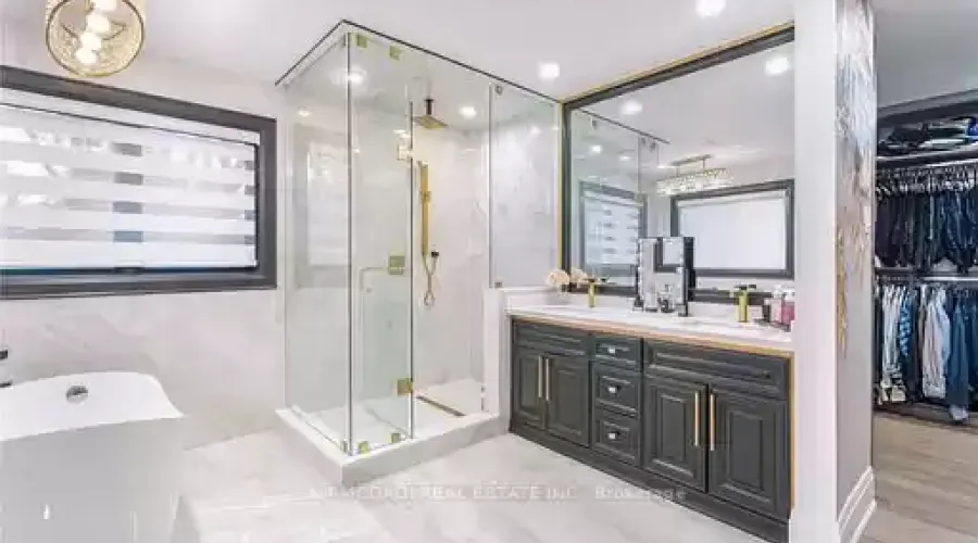 1540 Mississauga Rd, Mississauga, Ontario, L5H 2K1, Canada, 5 Bedrooms Bedrooms, ,6 BathroomsBathrooms,Residential,For Sale,1540 Mississauga Rd,1401519