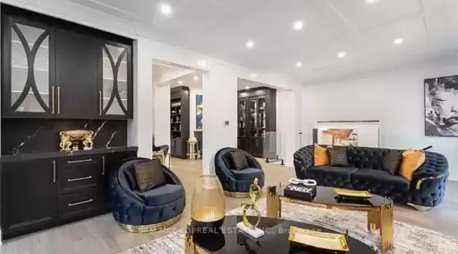 1540 Mississauga Rd, Mississauga, Ontario, L5H 2K1, Canada, 5 Bedrooms Bedrooms, ,6 BathroomsBathrooms,Residential,For Sale,1540 Mississauga Rd,1401519