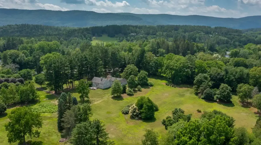 25 Sheffield Road, Egremont, Massachusetts, 01258, United States, 6 Bedrooms Bedrooms, 12 Rooms Rooms,4 BathroomsBathrooms,Residential,For Sale,Sheffield,1528515