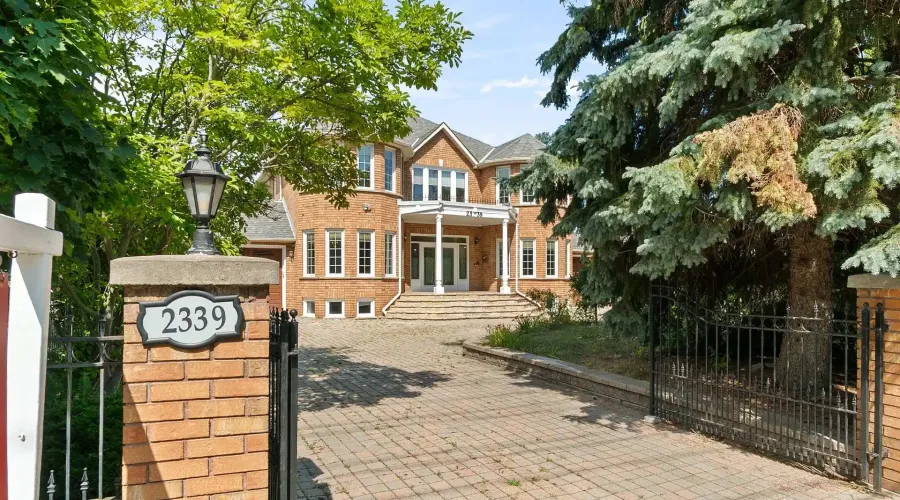 2339 Glengarry Rd, Mississauga, Ontario, L5C 1Y1, Canada, 5 Bedrooms Bedrooms, ,6 BathroomsBathrooms,Residential,For Sale,Glengarry Rd,1687896