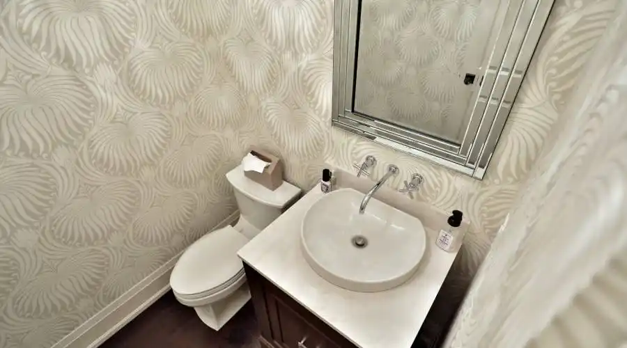 205 Lakeshore Rd West #308,Oakville,L6K 0H8,Canada,3 Bedrooms Bedrooms,5 Rooms Rooms,2 BathroomsBathrooms,Condo,Lakeshore Rd West #308,170974