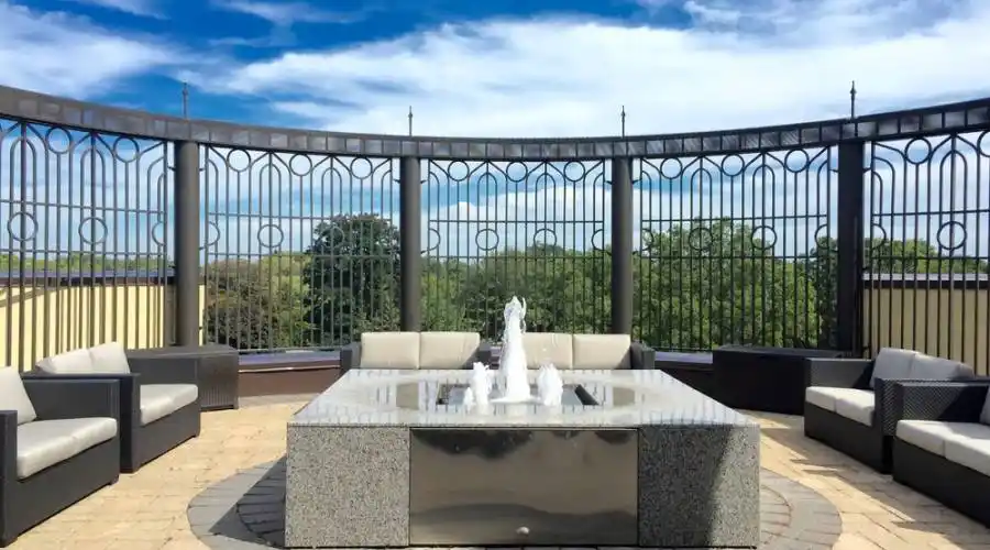 205 Lakeshore Rd West #308,Oakville,L6K 0H8,Canada,3 Bedrooms Bedrooms,5 Rooms Rooms,2 BathroomsBathrooms,Condo,Lakeshore Rd West #308,170974