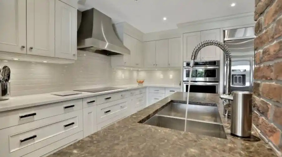 205 Lakeshore Rd West #308,Oakville,L6K 0H8,Canada,3 Bedrooms Bedrooms,5 Rooms Rooms,2 BathroomsBathrooms,Condo,Lakeshore Rd West #308,170974