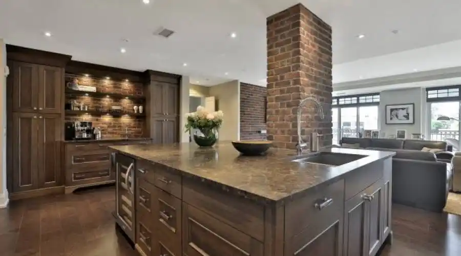 205 Lakeshore Rd West #308,Oakville,L6K 0H8,Canada,3 Bedrooms Bedrooms,5 Rooms Rooms,2 BathroomsBathrooms,Condo,Lakeshore Rd West #308,170974
