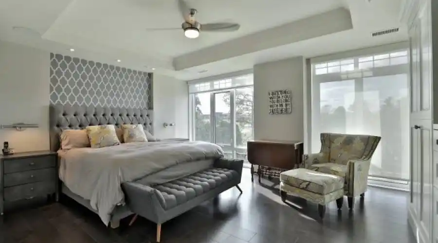 205 Lakeshore Rd West #308,Oakville,L6K 0H8,Canada,3 Bedrooms Bedrooms,5 Rooms Rooms,2 BathroomsBathrooms,Condo,Lakeshore Rd West #308,170974