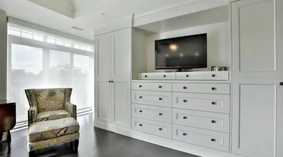 205 Lakeshore Rd West #308,Oakville,L6K 0H8,Canada,3 Bedrooms Bedrooms,5 Rooms Rooms,2 BathroomsBathrooms,Condo,Lakeshore Rd West #308,170974