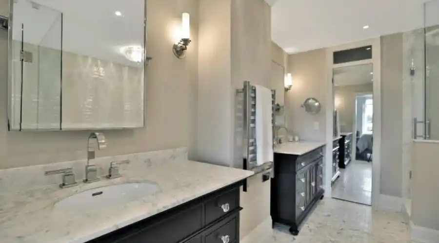 205 Lakeshore Rd West #308,Oakville,L6K 0H8,Canada,3 Bedrooms Bedrooms,5 Rooms Rooms,2 BathroomsBathrooms,Condo,Lakeshore Rd West #308,170974