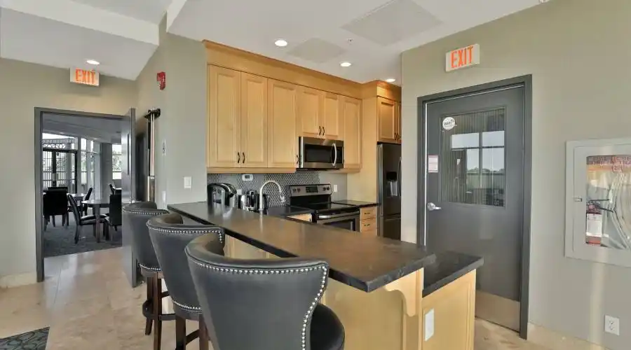 205 Lakeshore Rd West #308,Oakville,L6K 0H8,Canada,3 Bedrooms Bedrooms,5 Rooms Rooms,2 BathroomsBathrooms,Condo,Lakeshore Rd West #308,170974