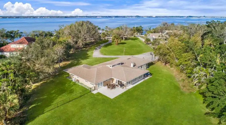 9100 S Tropical Trail,Merritt Island,Florida 32952,United States,4 Bedrooms Bedrooms,10 Rooms Rooms,2 BathroomsBathrooms,Residential,S Tropical Trail,173632