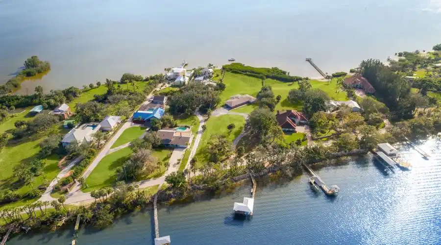 9100 S Tropical Trail,Merritt Island,Florida 32952,United States,4 Bedrooms Bedrooms,10 Rooms Rooms,2 BathroomsBathrooms,Residential,S Tropical Trail,173632