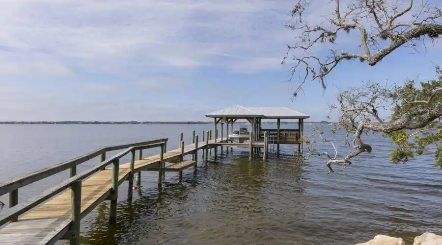 9100 S Tropical Trail,Merritt Island,Florida 32952,United States,4 Bedrooms Bedrooms,10 Rooms Rooms,2 BathroomsBathrooms,Residential,S Tropical Trail,173632