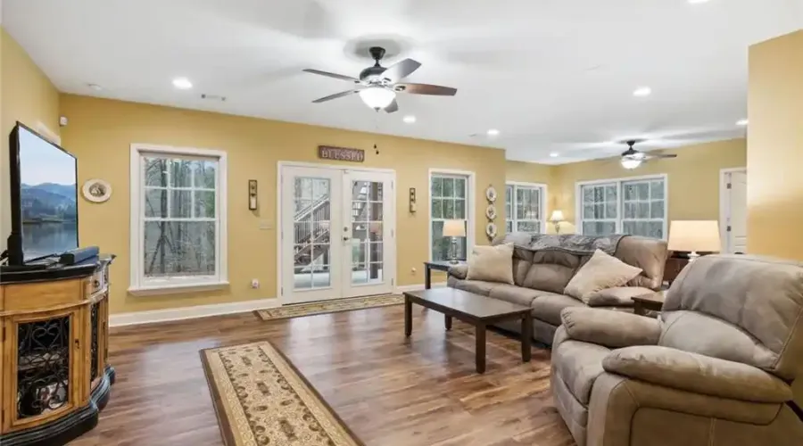 290 North Harris Creek Drive, Ellijay, Georgia, 30540, United States, 4 Bedrooms Bedrooms, ,4 BathroomsBathrooms,Residential,For Sale,290 North Harris Creek Drive,1797411
