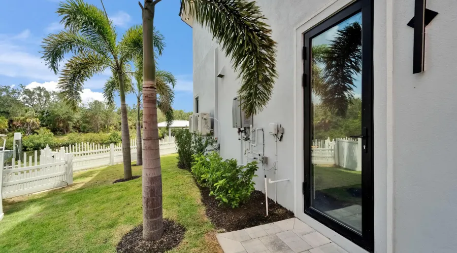 6520 SIMONE SHORES CIR, Apollo Beach, Florida, 33572, United States, 5 Bedrooms Bedrooms, 8 Rooms Rooms,3 BathroomsBathrooms,Residential,For Sale,SIMONE SHORES CIR,2,1898248