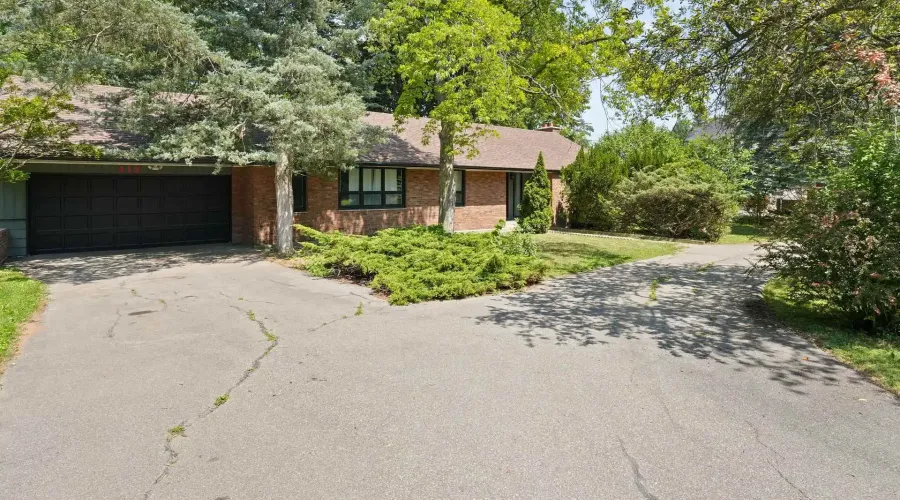 415 Country Club Crescent 415 Country Club Crescent, Mississauga, Ontario, L5J 2P9, Canada, 3 Bedrooms Bedrooms, ,2 BathroomsBathrooms,Residential,For Sale,415 Country Club Crescent,1908176