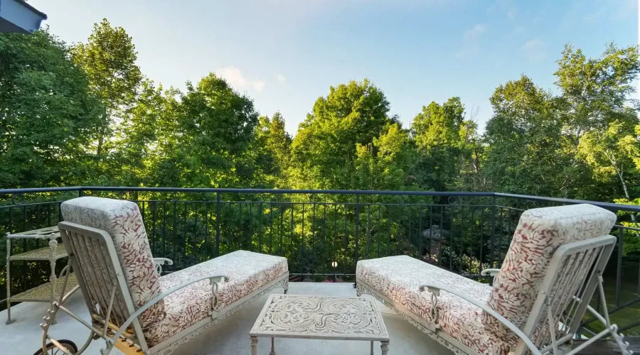 10140 Pineview Trail, Milton, Ontario, L0P 1B0, Canada, 3 Bedrooms Bedrooms, ,8 BathroomsBathrooms,Residential,For Sale,10140 Pineview Trail,1933911