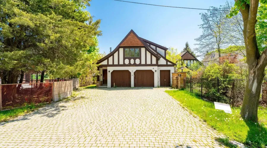 1588 Watersedge Road, Mississauga, Ontario, L5J 1A4, Canada, 3 Bedrooms Bedrooms, ,3 BathroomsBathrooms,Residential,For Sale,1588 Watersedge Road,1941149