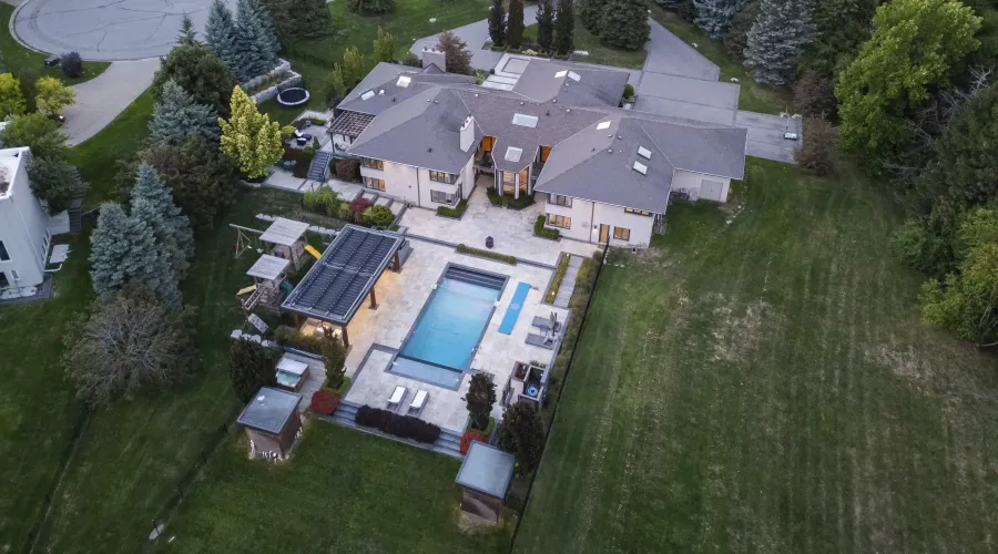 17 Dew Drop Crt, Vaughan, Ontario, L6A 1E9, Canada, 5 Bedrooms Bedrooms, 10 Rooms Rooms,6 BathroomsBathrooms,Residential,For Sale,Dew Drop,1952509
