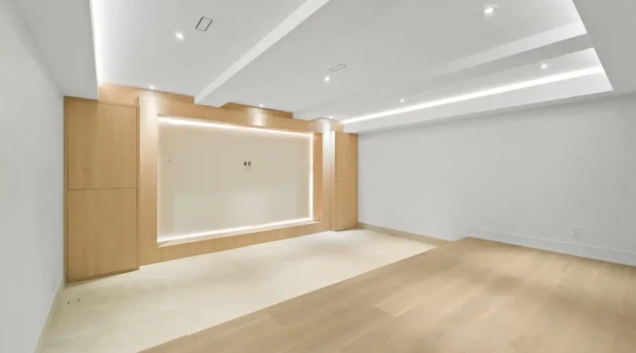 152 Third Line 152 Third Line, Oakville, Ontario, L6L 3Z8, Canada, 4 Bedrooms Bedrooms, ,6 BathroomsBathrooms,Residential,For Sale,152 Third Line,1989798