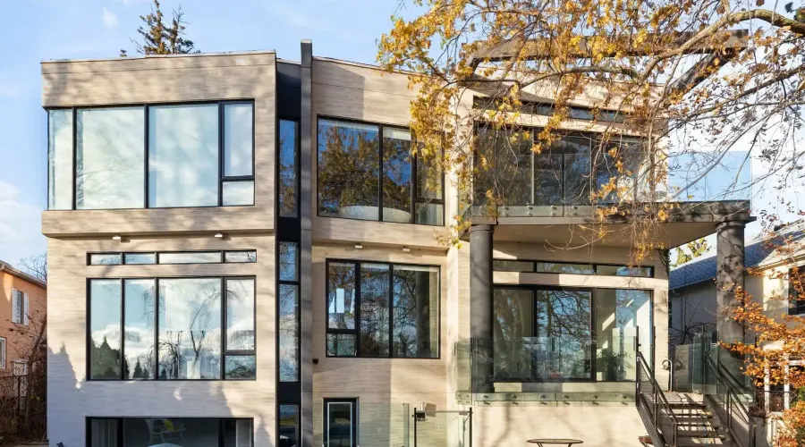 67 Lake Promenade, Toronto, Ontario, M8W 1A2, Canada, 4 Bedrooms Bedrooms, ,8 BathroomsBathrooms,Residential,For Sale,67 Lake Promenade,2002365