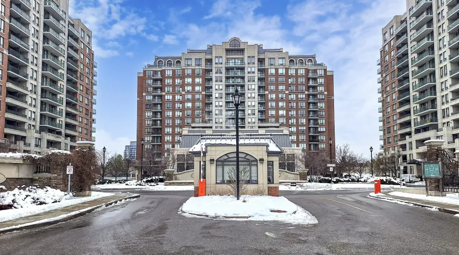 330 Red Maple Road, Richmond Hill, Ontario, Canada, 1 Bedroom Bedrooms, ,1 BathroomBathrooms,Condo,For Sale,Red Maple,2,2011045