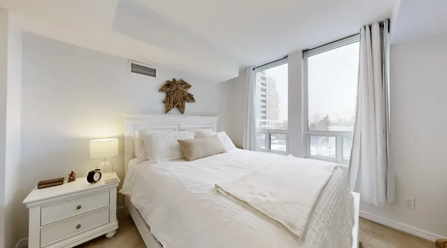330 Red Maple Road, Richmond Hill, Ontario, Canada, 1 Bedroom Bedrooms, ,1 BathroomBathrooms,Condo,For Sale,Red Maple,2,2011045