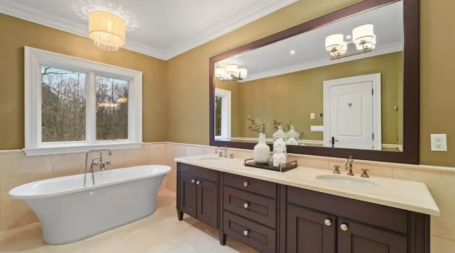 1286 Woodeden Drive, Mississauga, Ontario, L5H 2T6, Canada, 4 Bedrooms Bedrooms, ,7 BathroomsBathrooms,Residential,For Sale,1286 Woodeden Drive,2011222