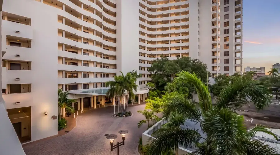 1255 N Gulfstream Ave, Sarasota, Florida, 34236, United States, 2 Bedrooms Bedrooms, 5 Rooms Rooms,2 BathroomsBathrooms,Residential,For Sale,Bay Plaza,Gulfstream ,11,2015485