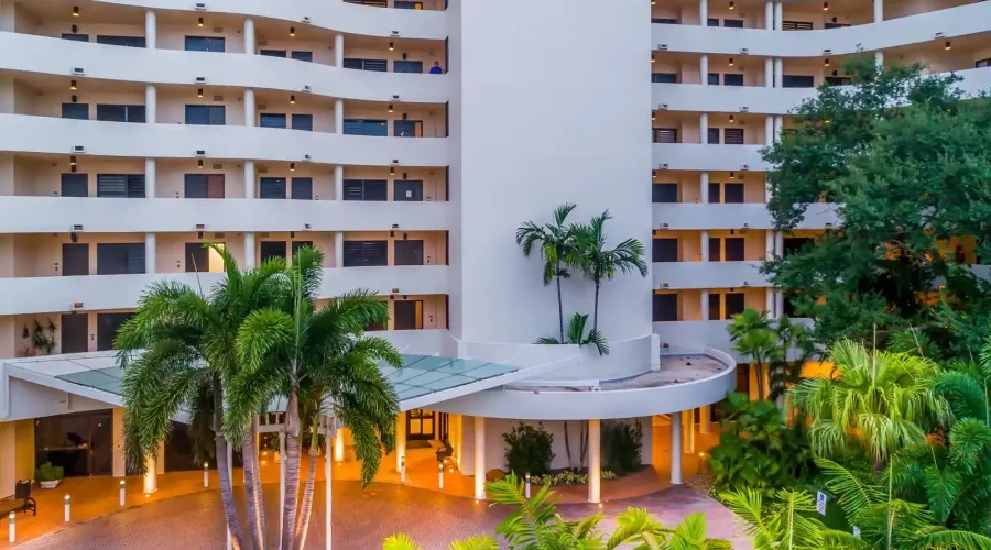 1255 N Gulfstream Ave, Sarasota, Florida, 34236, United States, 2 Bedrooms Bedrooms, 5 Rooms Rooms,2 BathroomsBathrooms,Residential,For Sale,Bay Plaza,Gulfstream ,11,2015485