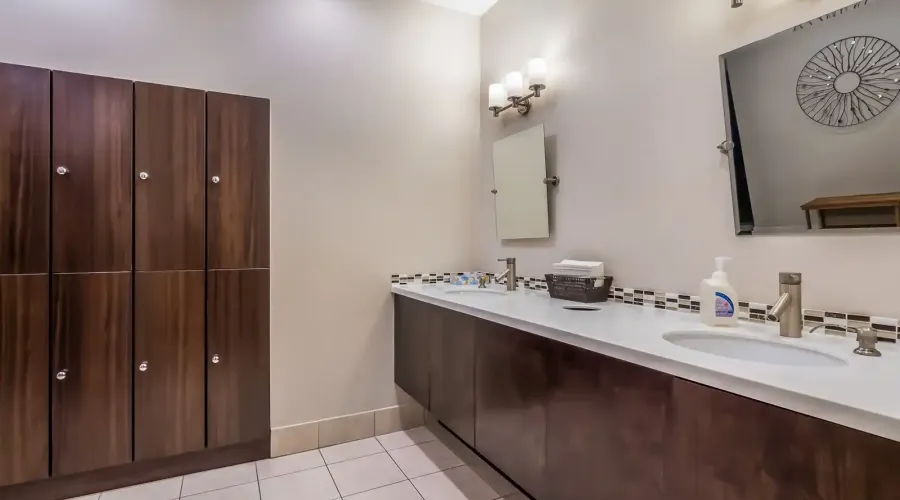 1255 N Gulfstream Ave, Sarasota, Florida, 34236, United States, 2 Bedrooms Bedrooms, 5 Rooms Rooms,2 BathroomsBathrooms,Residential,For Sale,Bay Plaza,Gulfstream ,11,2015485