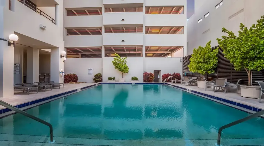 1255 N Gulfstream Ave, Sarasota, Florida, 34236, United States, 2 Bedrooms Bedrooms, 5 Rooms Rooms,2 BathroomsBathrooms,Residential,For Sale,Bay Plaza,Gulfstream ,11,2015485
