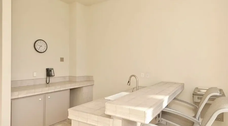1255 N Gulfstream Ave, Sarasota, Florida, 34236, United States, 2 Bedrooms Bedrooms, 5 Rooms Rooms,2 BathroomsBathrooms,Residential,For Sale,Bay Plaza,Gulfstream ,11,2015485