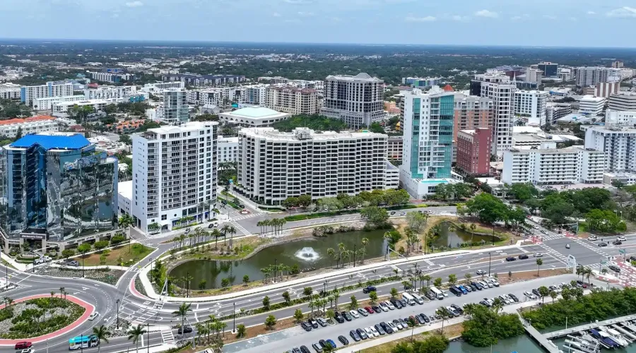 1255 N Gulfstream Ave, Sarasota, Florida, 34236, United States, 2 Bedrooms Bedrooms, 5 Rooms Rooms,2 BathroomsBathrooms,Residential,For Sale,Bay Plaza,Gulfstream ,11,2015485