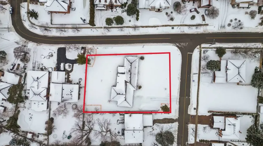 1710 Carrington Road, Mississauga, Ontario, L5M 2K2, Canada, 5 Bedrooms Bedrooms, ,3 BathroomsBathrooms,Residential,For Sale,1710 Carrington Road,2020565