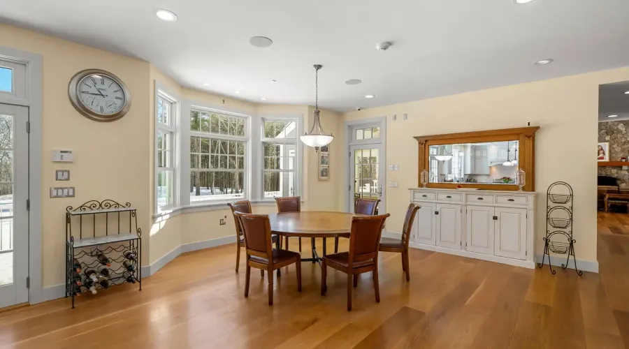 72 dale lane, Groton, Massachusetts, United States, 5 Bedrooms Bedrooms, 17 Rooms Rooms,6 BathroomsBathrooms,Residential,For Sale,dale ,2022702