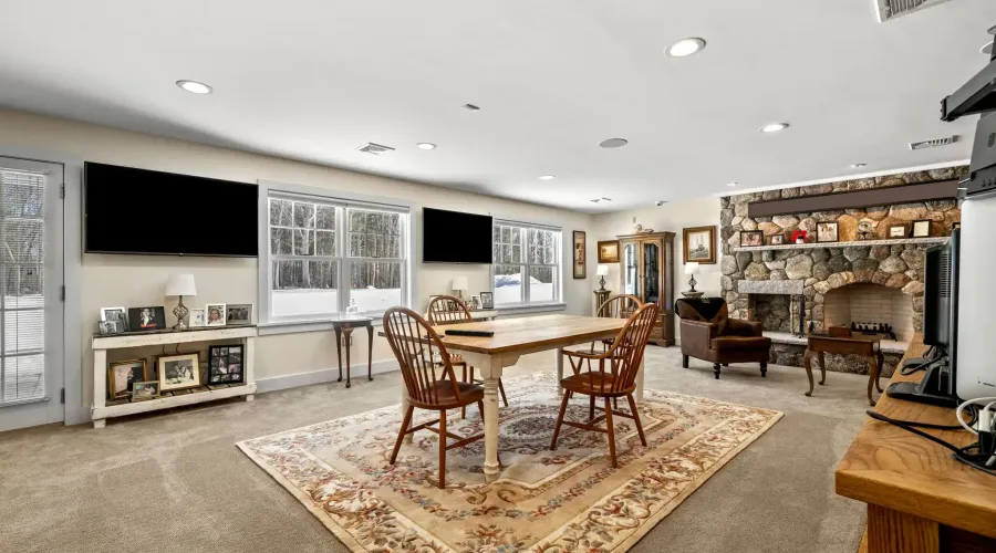 72 dale lane, Groton, Massachusetts, United States, 5 Bedrooms Bedrooms, 17 Rooms Rooms,6 BathroomsBathrooms,Residential,For Sale,dale ,2022702