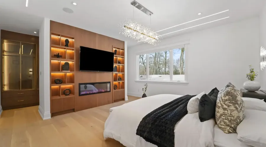 3168 Lakeshore Road W, Oakville, Ontario, L6L 1J6, Canada, 4 Bedrooms Bedrooms, ,6 BathroomsBathrooms,Residential,For Sale,3168 Lakeshore Road W,2023452