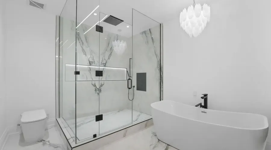 3168 Lakeshore Road W, Oakville, Ontario, L6L 1J6, Canada, 4 Bedrooms Bedrooms, ,6 BathroomsBathrooms,Residential,For Sale,3168 Lakeshore Road W,2023452