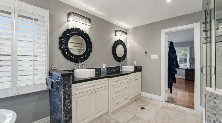495 Meadow Wood Road, Mississauga, Ontario, L5J 2S4, Canada, 4 Bedrooms Bedrooms, ,6 BathroomsBathrooms,Residential,For Sale,495 Meadow Wood Road,2044200