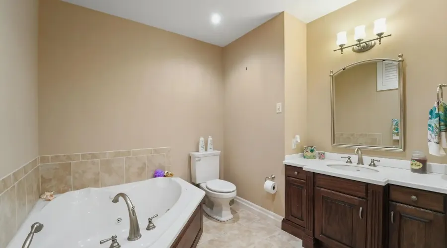 495 Meadow Wood Road, Mississauga, Ontario, L5J 2S4, Canada, 4 Bedrooms Bedrooms, ,6 BathroomsBathrooms,Residential,For Sale,495 Meadow Wood Road,2044200