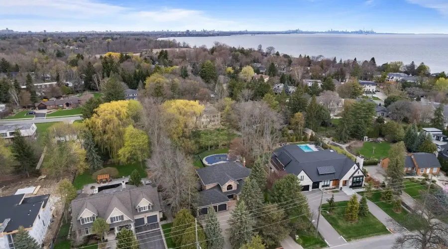 495 Meadow Wood Road, Mississauga, Ontario, L5J 2S4, Canada, 4 Bedrooms Bedrooms, ,6 BathroomsBathrooms,Residential,For Sale,495 Meadow Wood Road,2044200