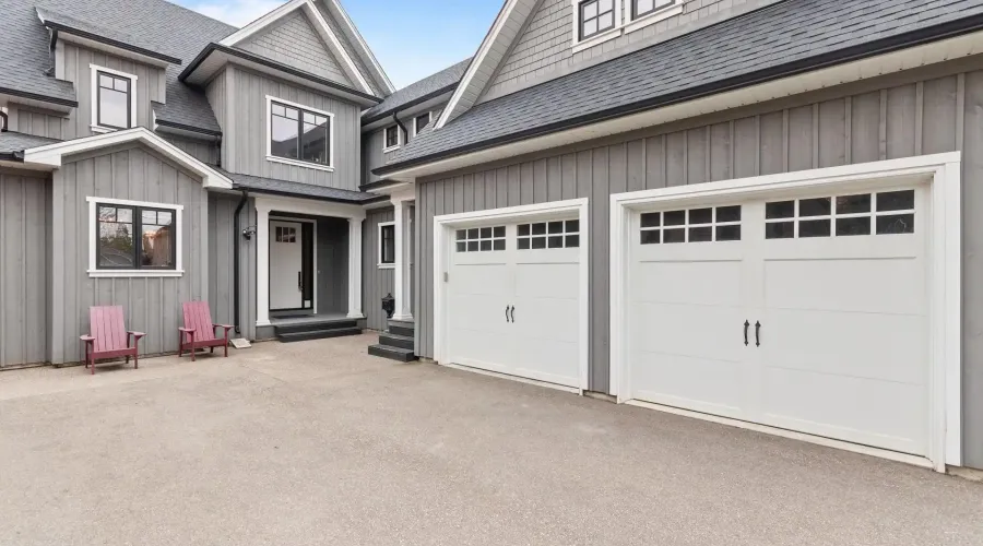 3047 Grenville Drive, Mississauga, Ontario, L5A 2P6, Canada, 4 Bedrooms Bedrooms, ,7 BathroomsBathrooms,Residential,For Sale,3047 Grenville Drive,2044201