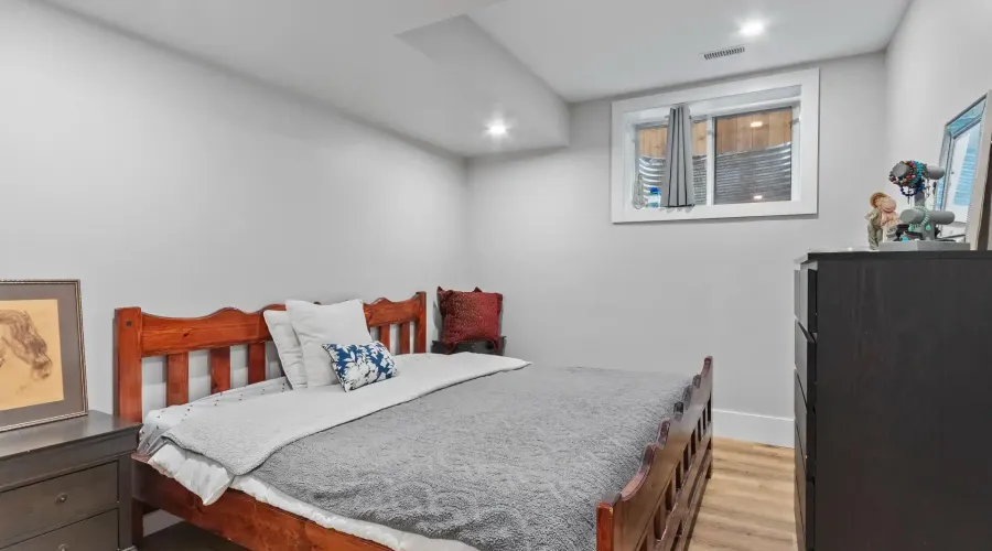 3047 Grenville Drive, Mississauga, Ontario, L5A 2P6, Canada, 4 Bedrooms Bedrooms, ,7 BathroomsBathrooms,Residential,For Sale,3047 Grenville Drive,2044201