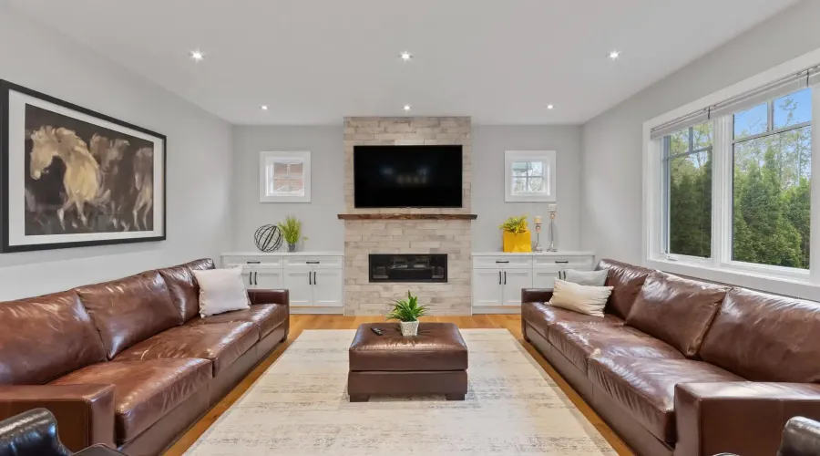 3047 Grenville Drive, Mississauga, Ontario, L5A 2P6, Canada, 4 Bedrooms Bedrooms, ,7 BathroomsBathrooms,Residential,For Sale,3047 Grenville Drive,2044201