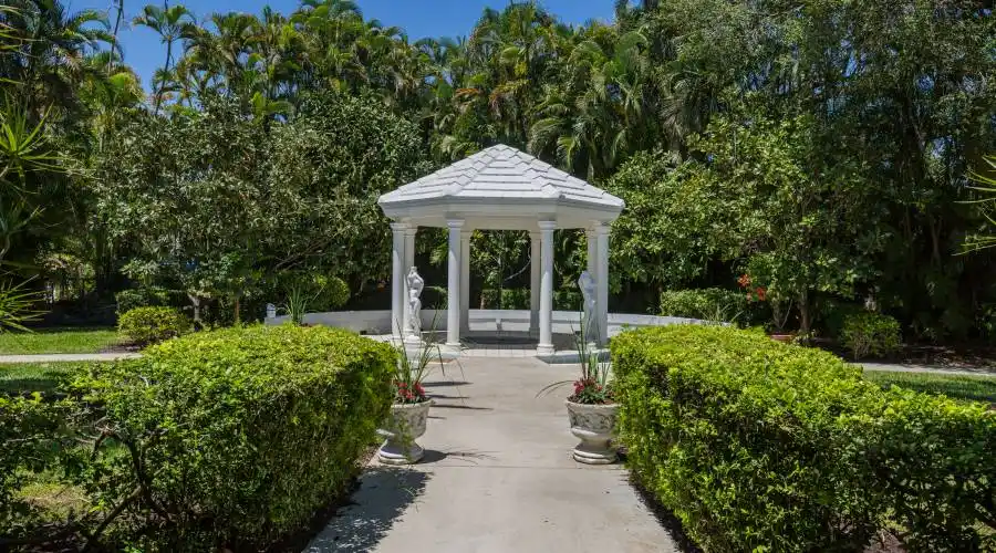 1299 Plumosa Drive,Fort Myers,Florida 33901,United States,3 Bedrooms Bedrooms,13 Rooms Rooms,4 BathroomsBathrooms,Residential,Plumosa ,213803