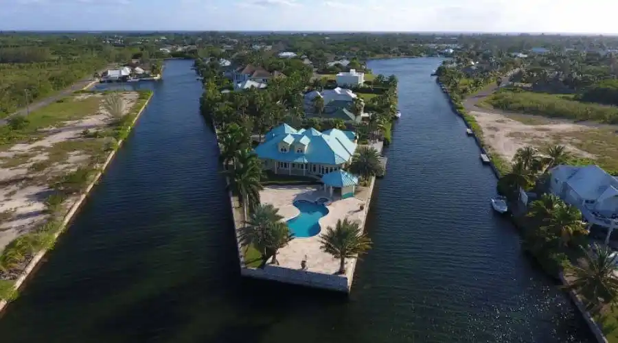 Mallard Drive,Grand Cayman,Cayman Islands,5 Bedrooms Bedrooms,5.5 BathroomsBathrooms,Residential,Mallard Drive,236256