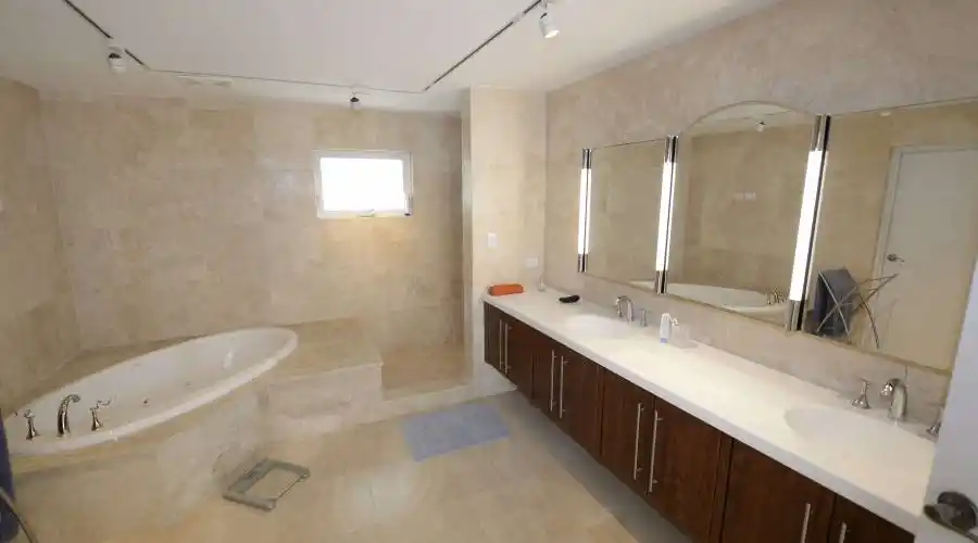274 Old Prospect Road,Cayman Islands,6 Bedrooms Bedrooms,5 BathroomsBathrooms,Waterfront,Old Prospect Road,241699