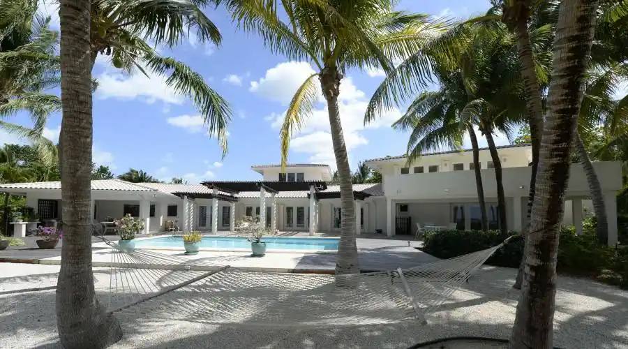 274 Old Prospect Road,Cayman Islands,6 Bedrooms Bedrooms,5 BathroomsBathrooms,Waterfront,Old Prospect Road,241699