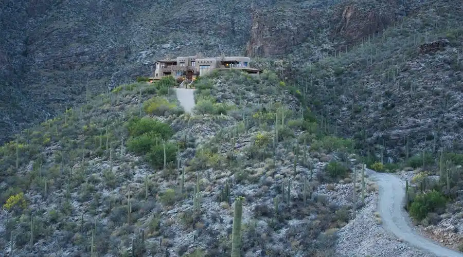 6799 N Rattlesnake Canyon Road,Tucson,Arizona 85750,United States,5 Bedrooms Bedrooms,7 BathroomsBathrooms,Residential,N Rattlesnake Canyon Road,246133