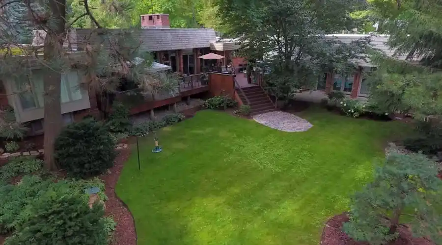 306 Lakeshore Road West,Oakville,L6K 1G1,Canada,4 Bedrooms Bedrooms,16 Rooms Rooms,4 BathroomsBathrooms,Residential,Lakeshore Road West,250627